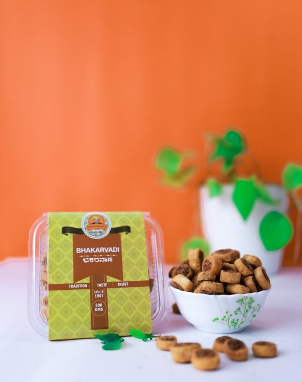 Bhakarvadi: Spicy Spiral Snack 🌶️(200 Gm) - Image 3