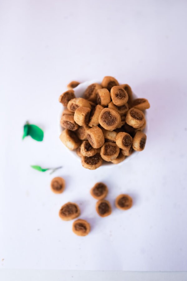 Bhakarvadi: Spicy Spiral Snack 🌶️(200 Gm)